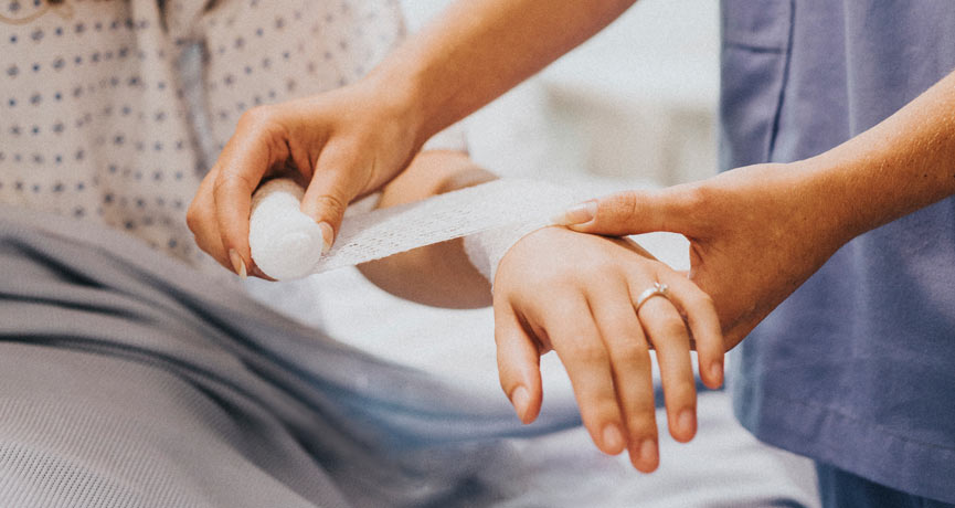 Роль медсестри у догляді за ранами та порушеннями трофіки шкіри в умовах перев’язувальної